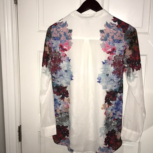 Button down - Picture 2 of 3